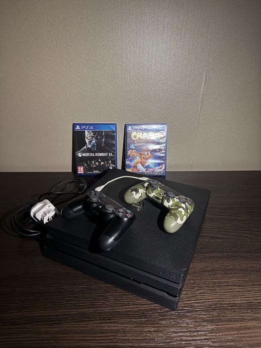 PS 4 PRO| В подарок 2 джостика, 2 диска, шнуры и зарядка