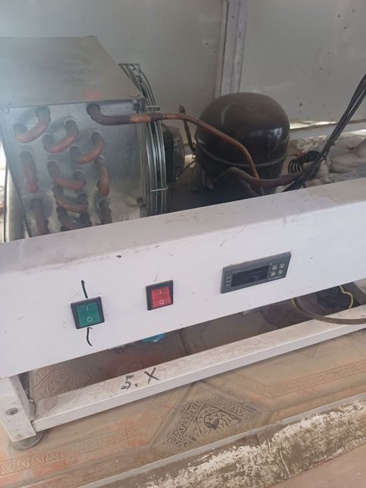 Продаётся 4 метровый витрина холодильник в идеальном состоянии