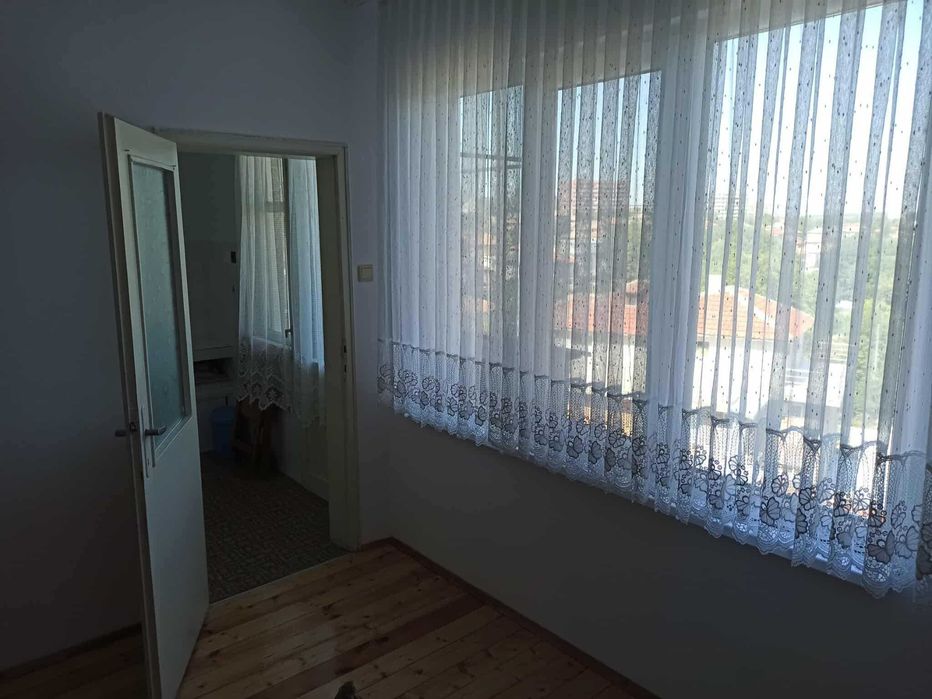 Четеристаен в центъра на Добрич