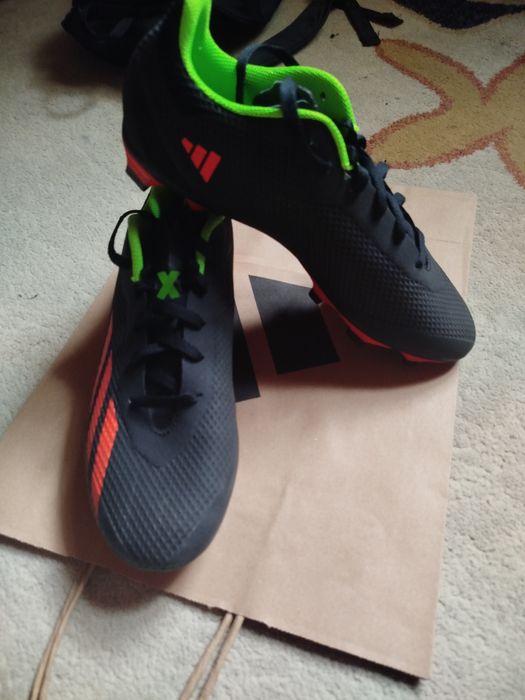 Pantofi de fotbal, marimea 40, de vânzare