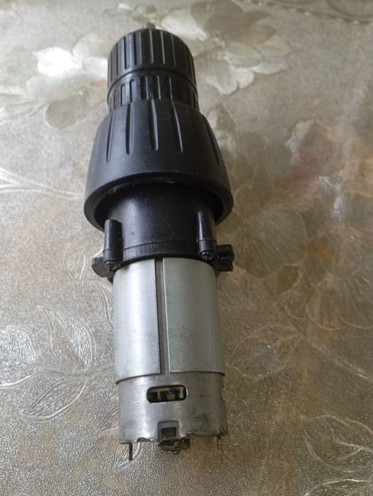 Продам шуруповерт