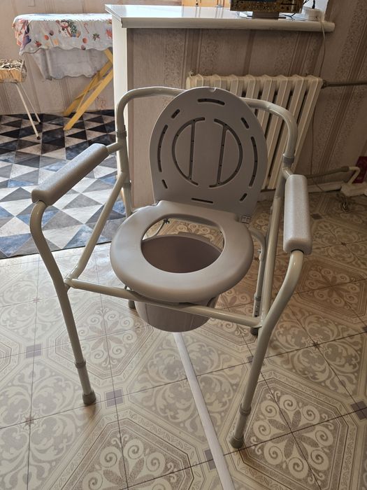 Продам туалет стул