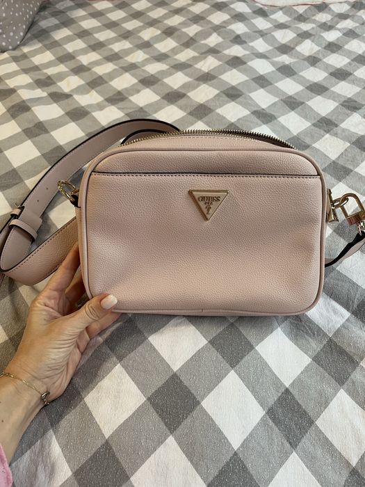 Чанта Guess като нова