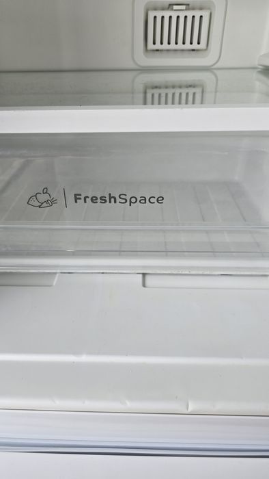 Холодильник  Indesit No Frost