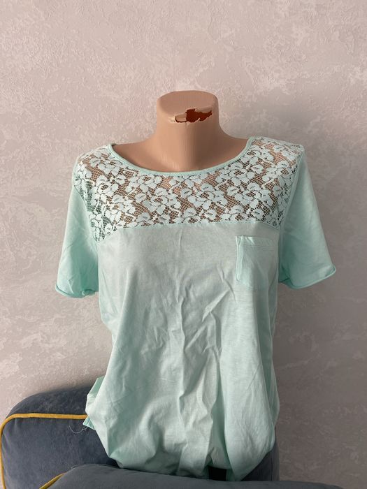 Продам платье костюмы