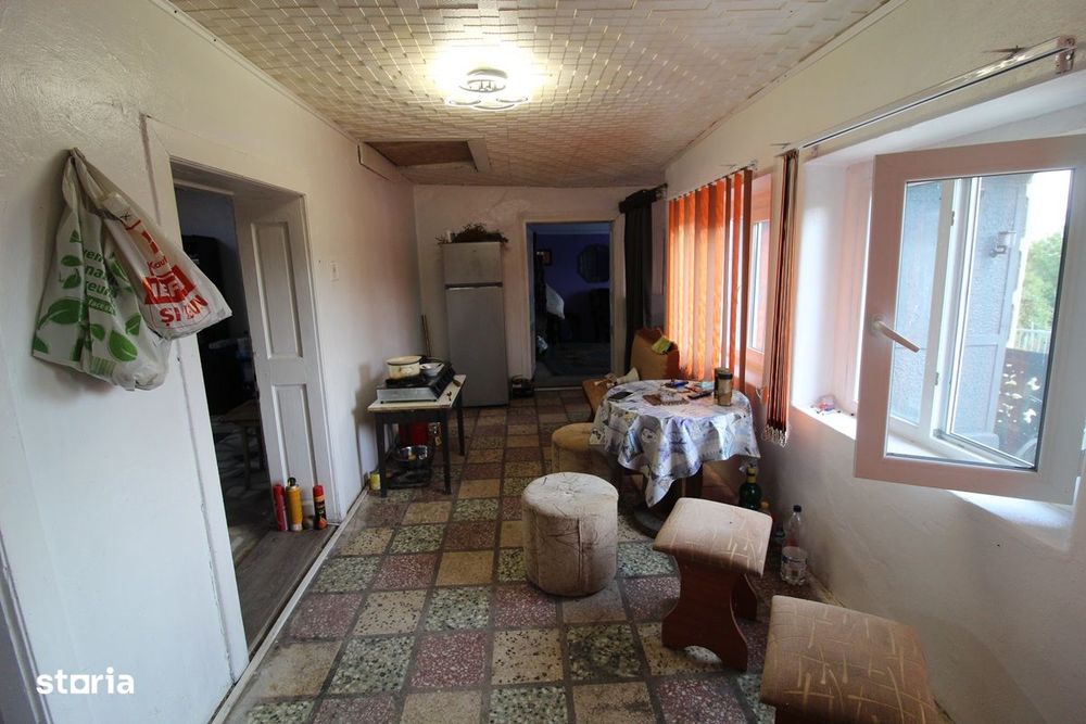 Vând casă în Măceu/Bretea Română, P+Pod, suprafață teren 329mp...