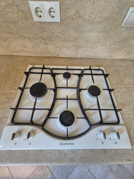 Газов котлон за вграждане Ariston