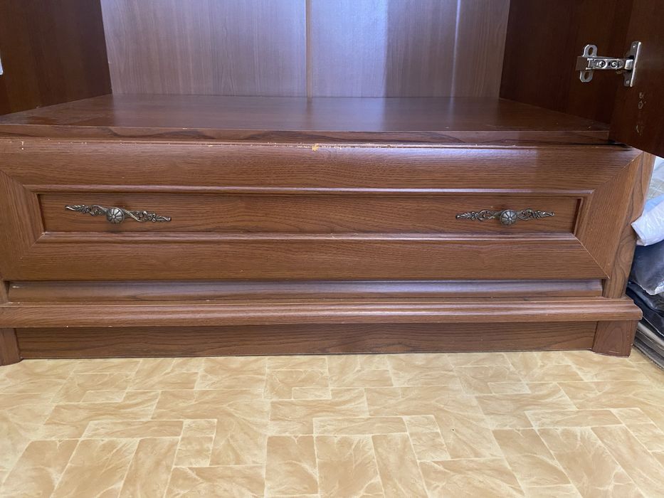 Продам шкаф шифоньер