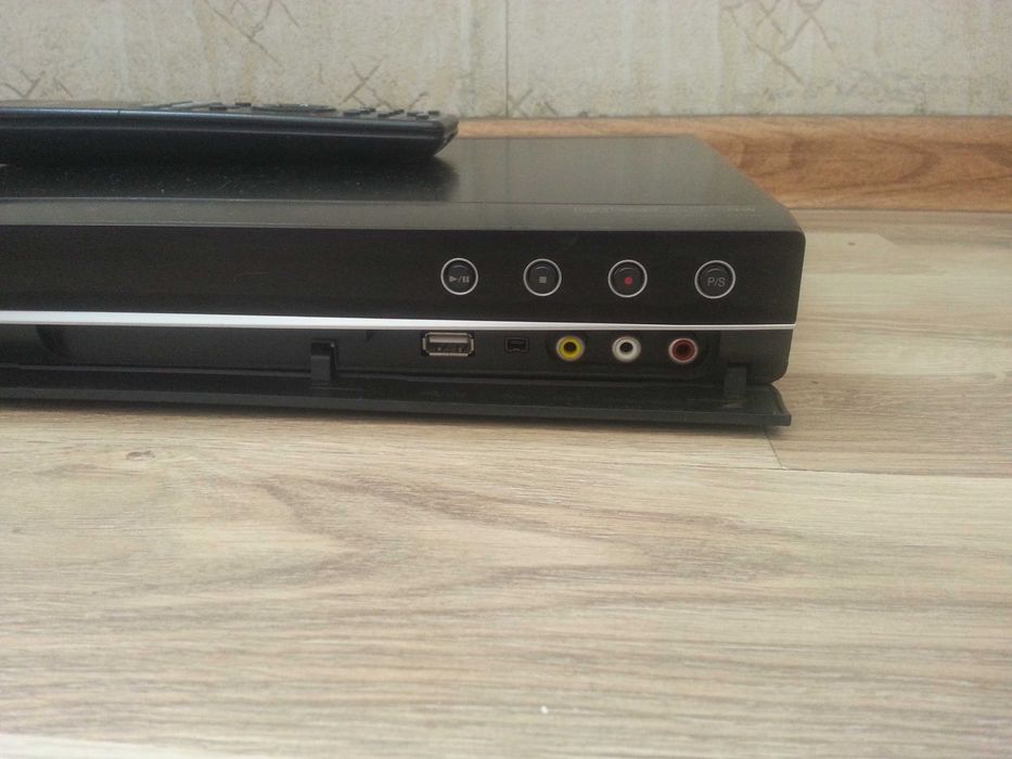 записывающий DVD-RW  LG в отличном рабочем состоянии.