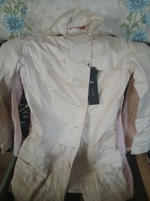 Продам плащи новые с этикетками