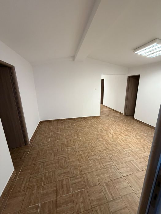 SPAȚIU 171 MP DE ÎNCHIRIAT – CODLEA, Str 9 mai nr 2 ,2300 euro pe luna
