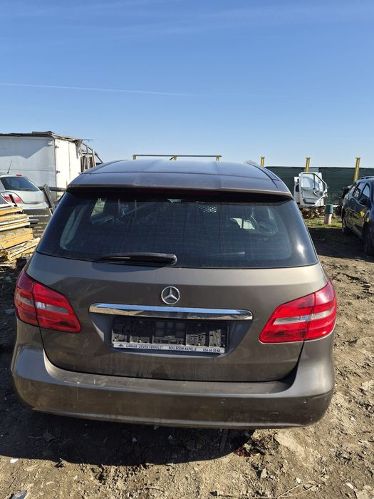 Piese dezmembrez Mercedes B clase 1.8 diesel 2012