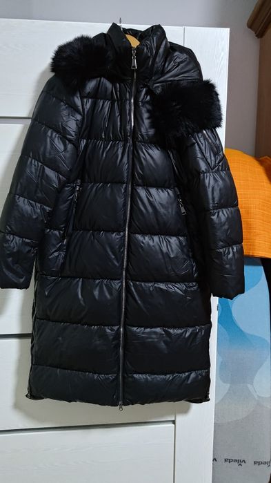 Vând geaca de calitate