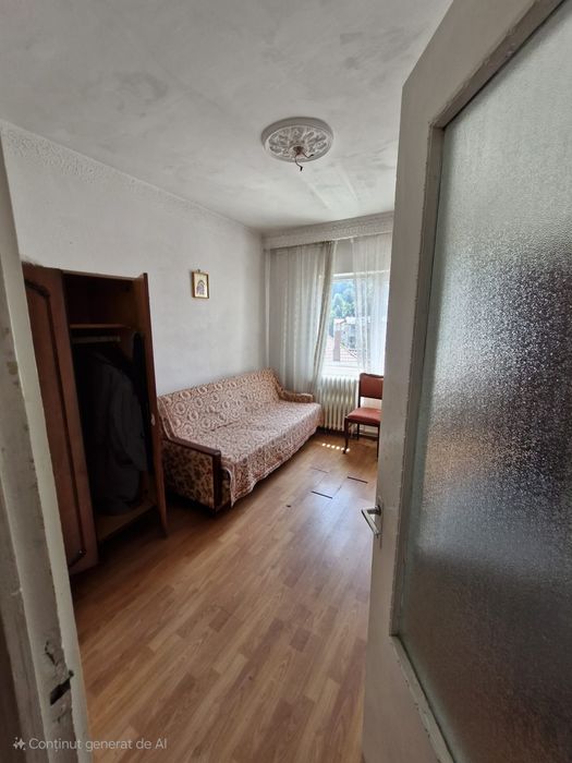 Apartament 3 camere etaj 4 Comănești