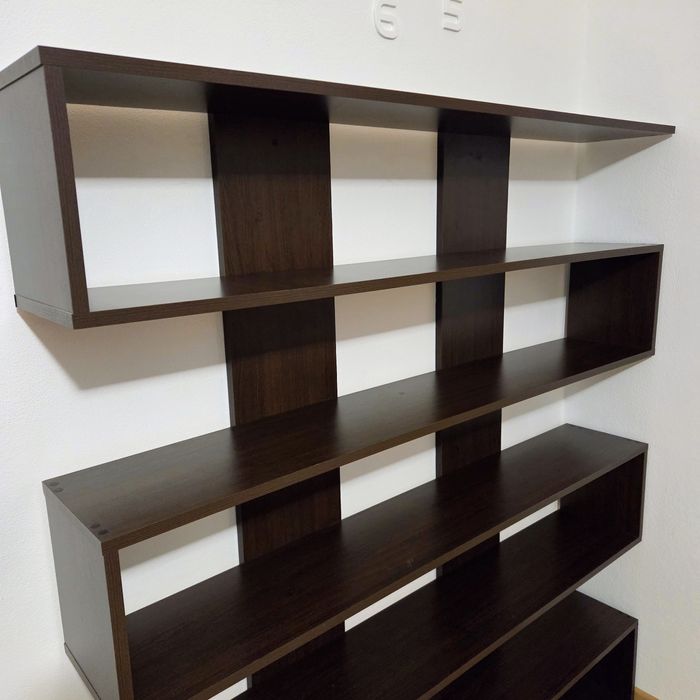 Etajera pentru sufragerie