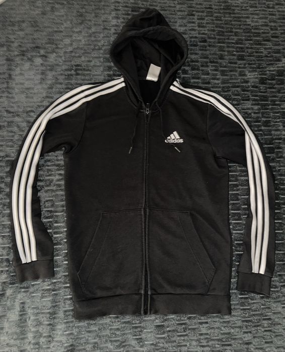Adidas 3-Stripes сет - стил, който не се нуждае от представяне