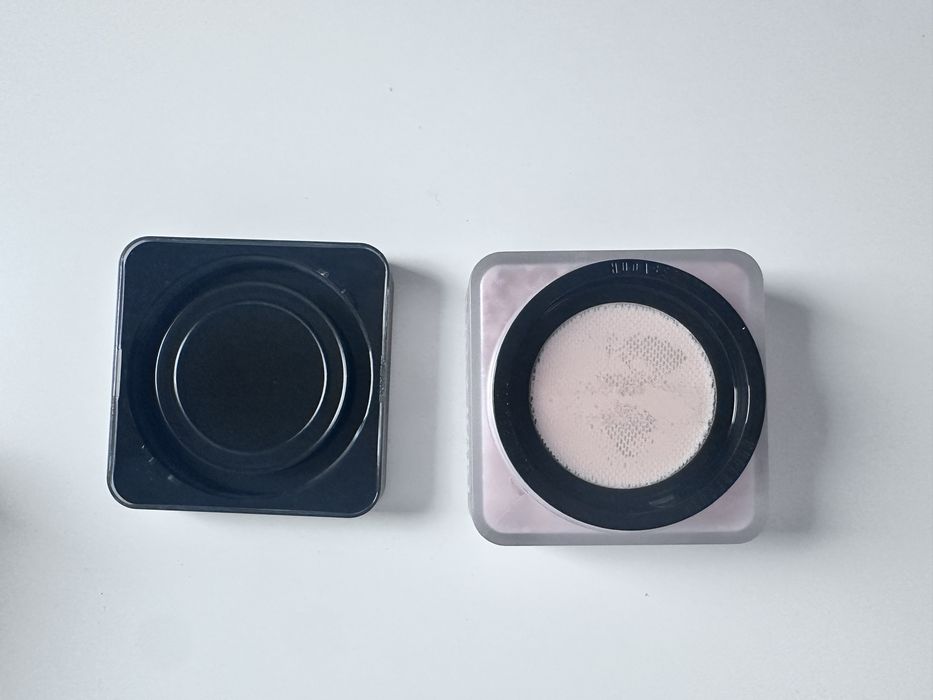 Huda beauty- cupcake powder