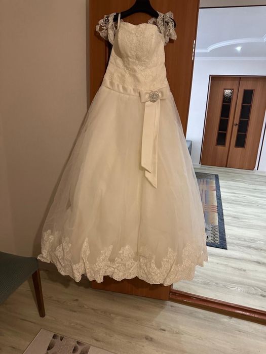 Продаются свадебные платья