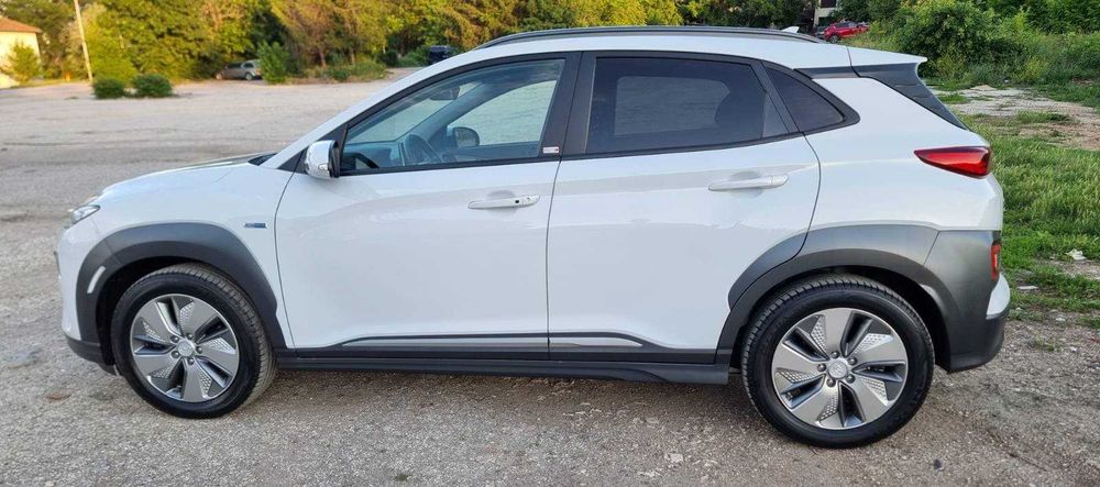 Hyundai Kona 64 kWh/Premium/2022/SOH 100%/KRELL