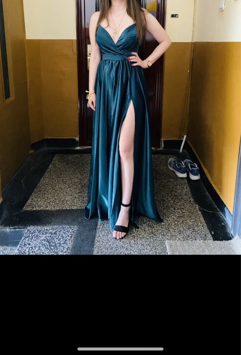 Официална рокля.