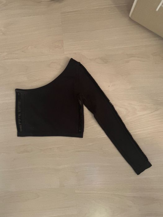 Топ с един ръкав ZARA