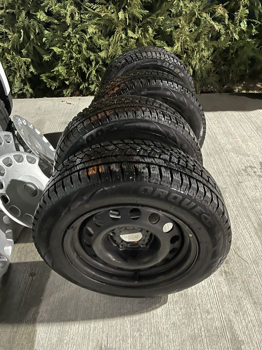 Vand 4 anvelope iarna Bmw