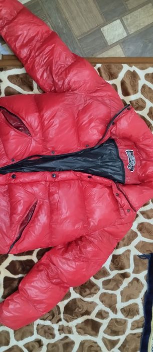 фирменный пуховик