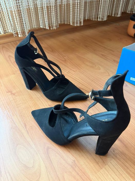 Pantofi cu toc - mărime 38