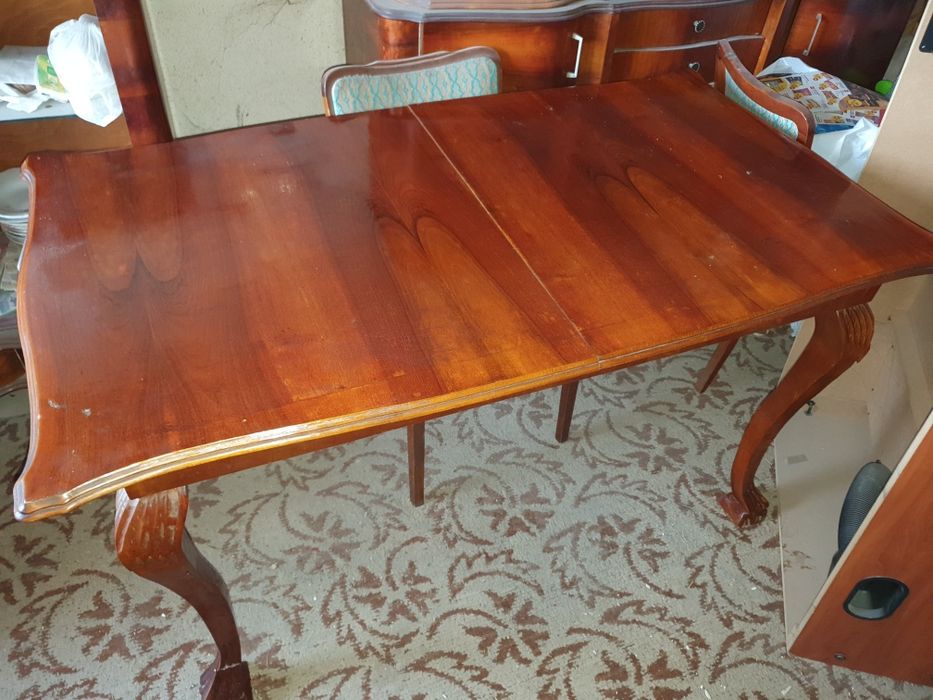 Mobila veche de vanzare