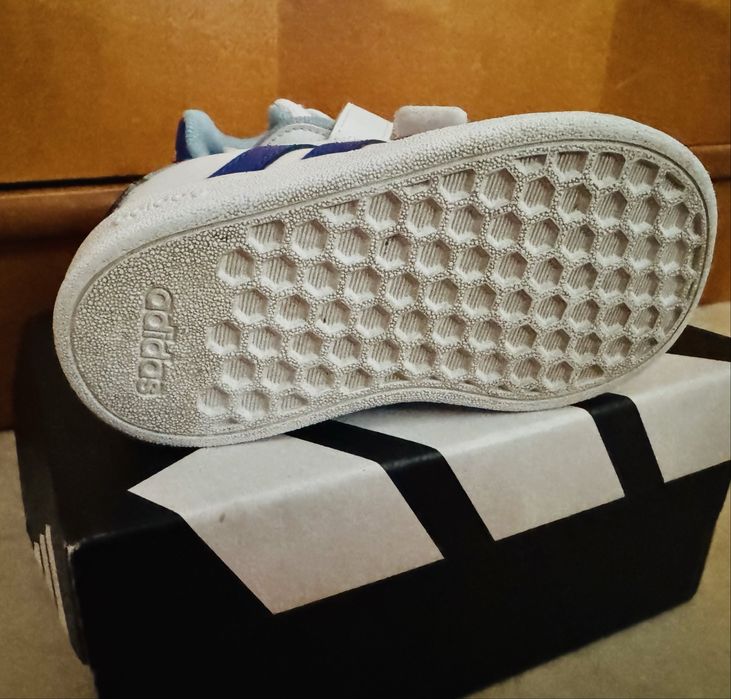 Adidas ,Geox бебешки маратонки и мокасини на HM
