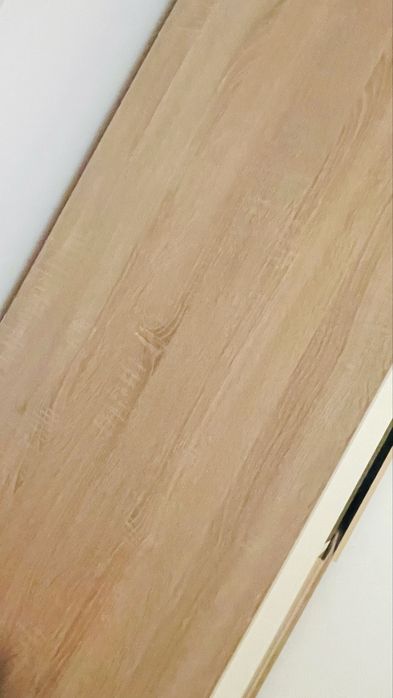 Dulap de haine (dormitor).  Are inaltimea de 2,20m