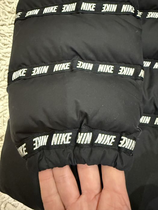 Куртка для девочки или мальчика на 7-9 лет. Nike оригинал .