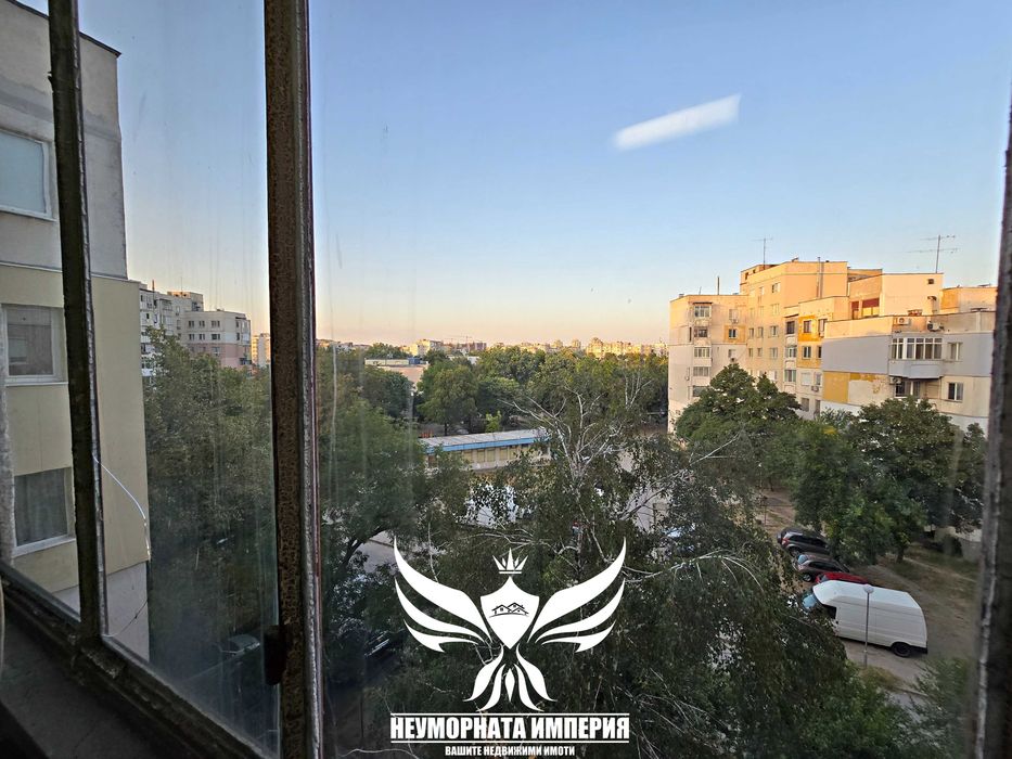 Продавам тристаен/четиристаен апартамент с площ от 94кв.м. на 5етаж в  град Пловдив квартал Тракия