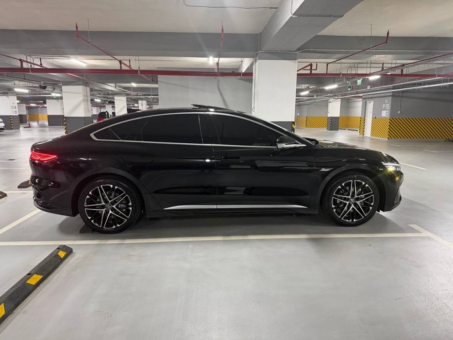 BYD XAN smart 605km black
