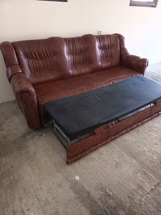 Canapea extensibila din piele ecologica