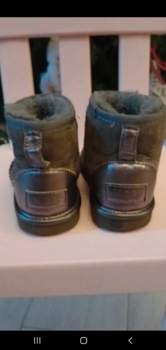 Cizme Ugg  marimea 28.5