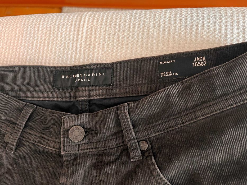 Pantaloni reiati gri inchis Baldessarini barbatesti