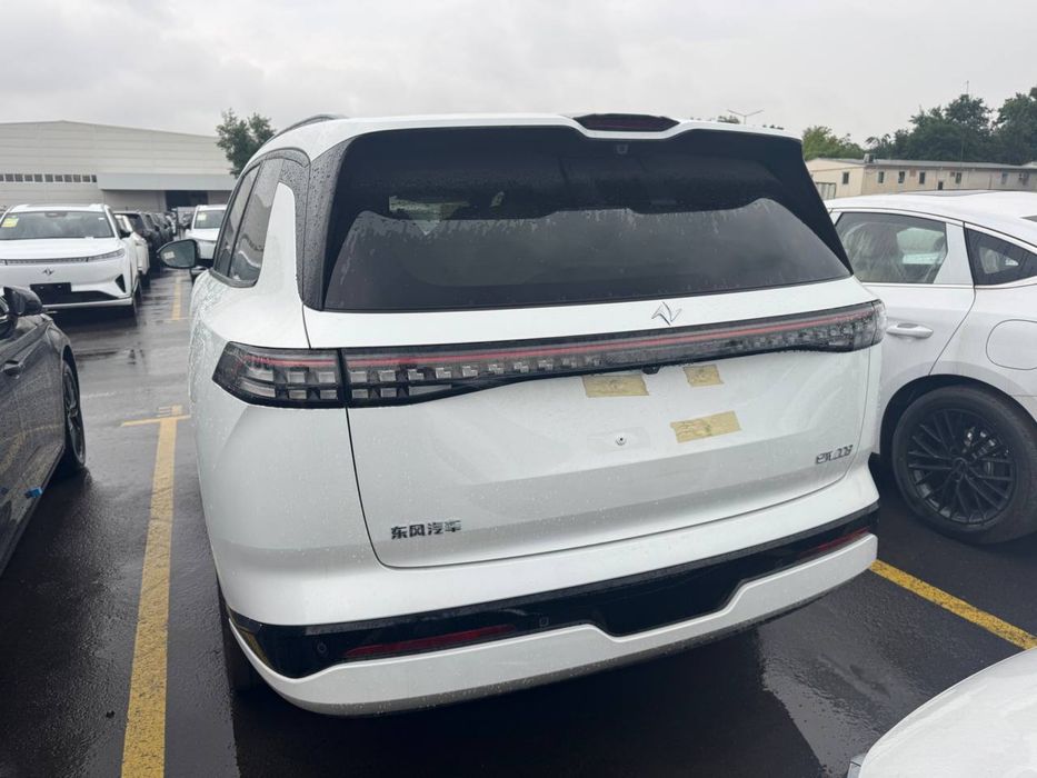 Dong Feng 008 Ultra Restayling Hybrid 2026