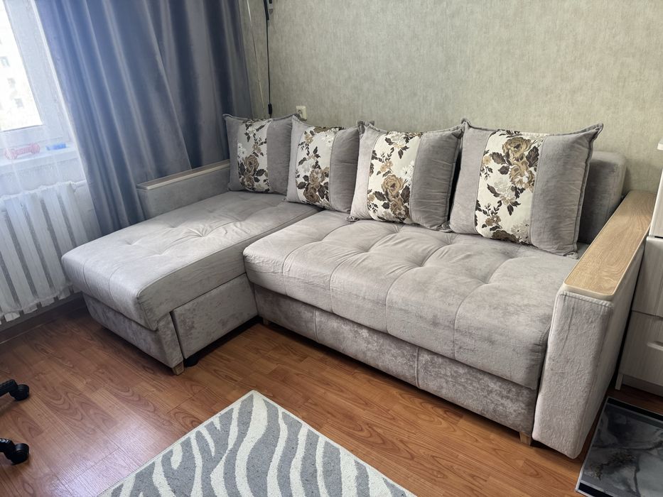 Диван в хорошем состоянии