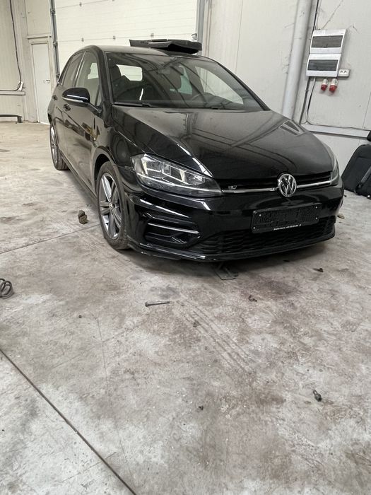 Dezmembrez/ Dezmembrari  Vw Golf 7 R line