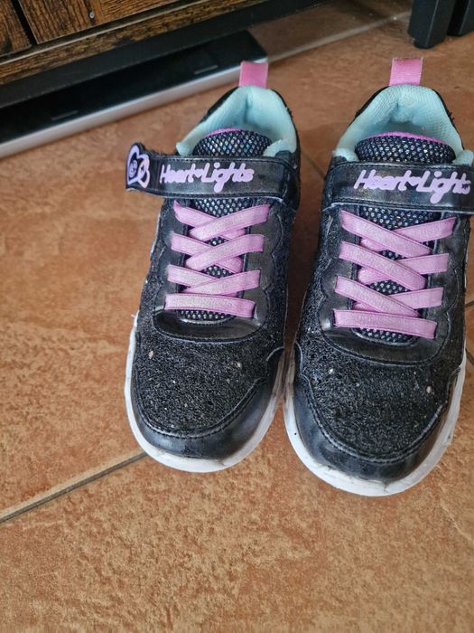 Продавам маратонки Skechers, 32 размер