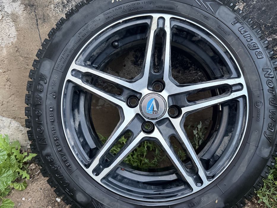 Зимние колеса в сборе Tunga Nordway 185/65 R15 на Lada Vesta