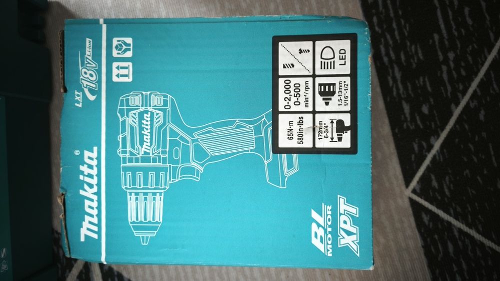 Masiná de gäurit Makita DDF484
+ Acumulator 18V 5.0Ah - NOI,
nefolosite