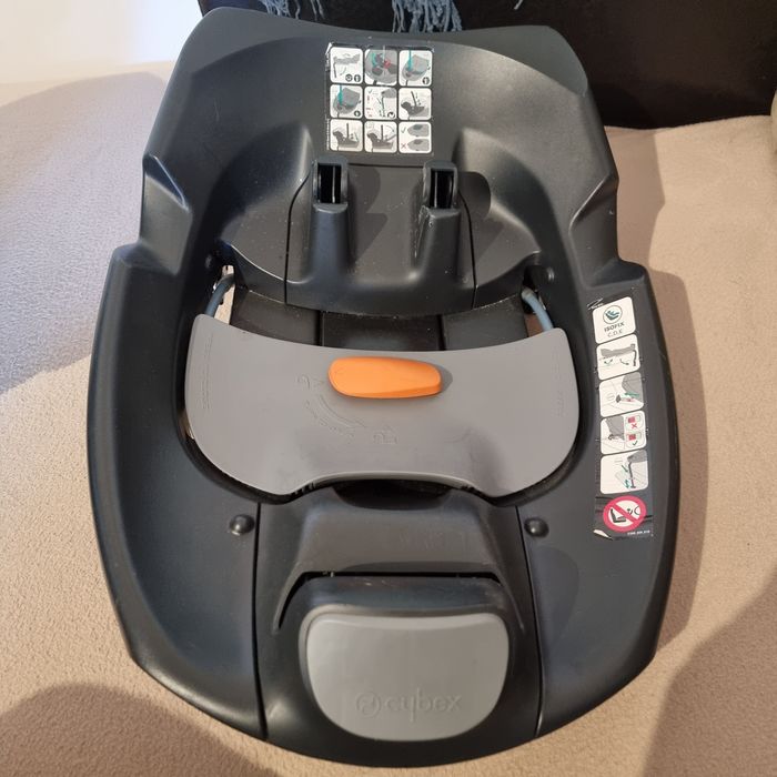 Кош/стол за кола Cybex Cloud Q с подложка за новородено + база Isofix