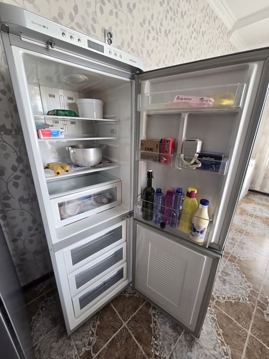 Продам холодильник Samsung