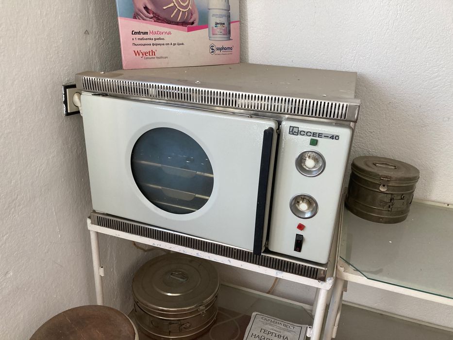 Мебели и рафтове