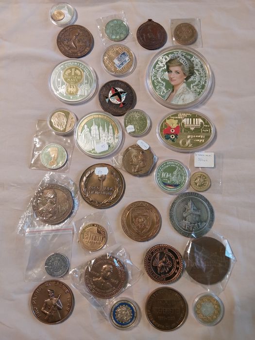 Lot monede și medalii comemorative