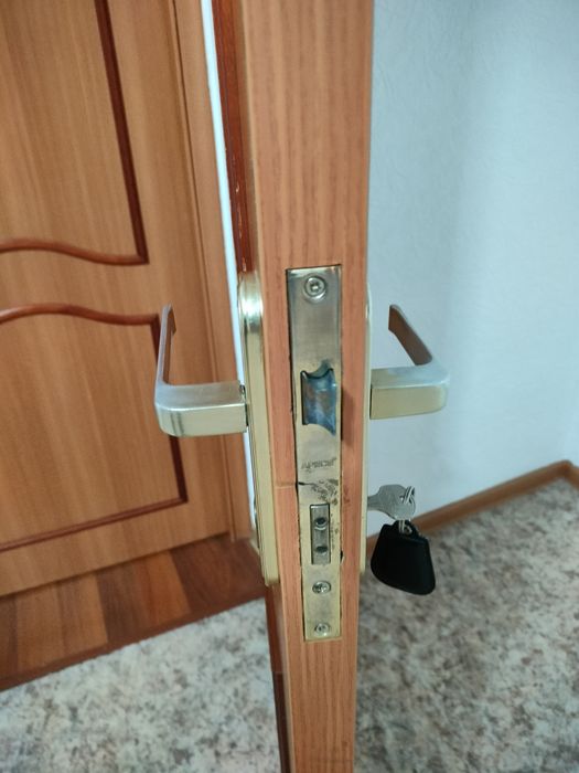 Продам межкомнатные двери