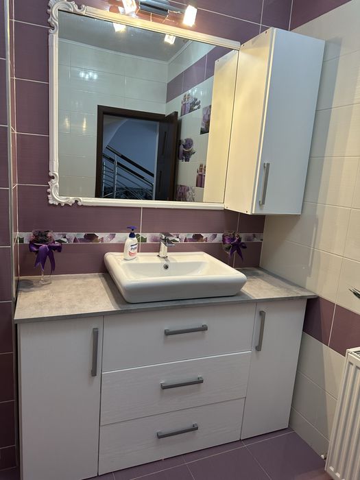 Vand mobilier de baie cu chiuveta