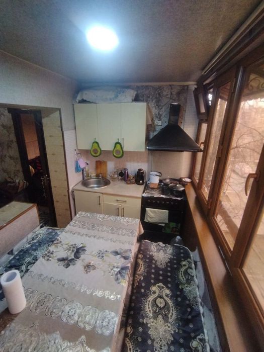 Yakkasaroy tumanida Kosmonavtlar metrosiga yaqin joydan kvartira